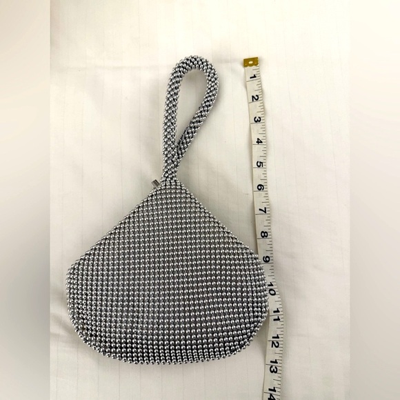 Jessica McClintock Staci Metal Silver Pearl Snap Puch Evening Wristlet Bag - Picture 6 of 7